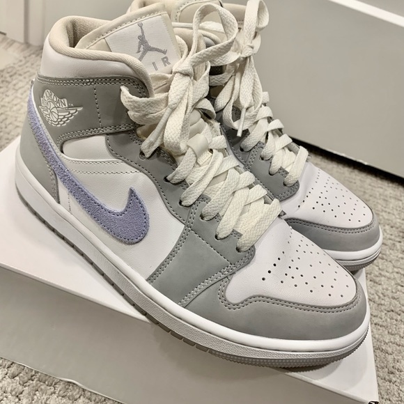 Air Jordan 1 Mid - Picture 3 of 3